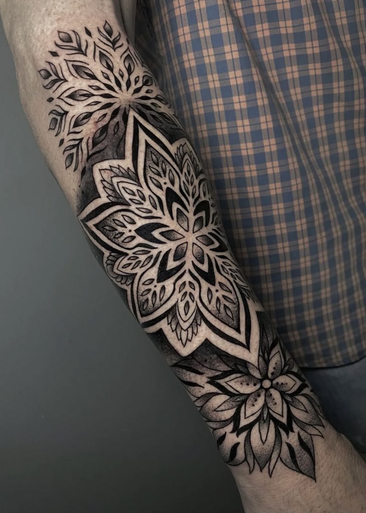 MANDALAS TRIBALES NEGRO MARFIL TATTOO ESTUDIO TATUAJES MADRID